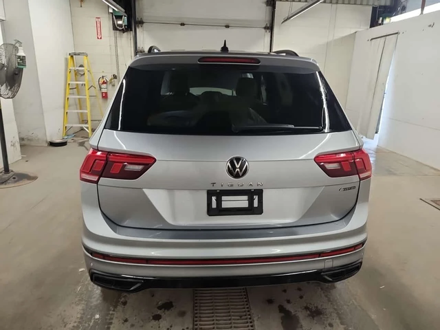 VW Tiguan COMFORTLINE R LINE BLACK EDITION - автомобили, коли, обяви за нови и употребявани 5