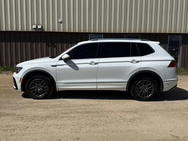 VW Tiguan * Highline * PANO* KEYLESS* ПОДГРЕВ* - автомобили, коли, обяви за нови и употребявани 1