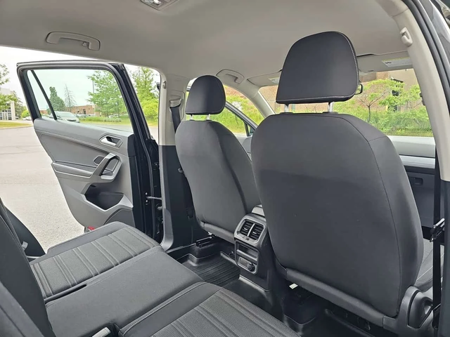 VW Tiguan * Trendline * CARFAX * 2 КЛЮЧА * ПОДГРЕВИ - автомобили, коли, обяви за нови и употребявани 15