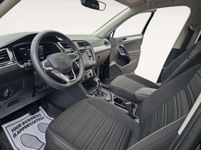 VW Tiguan * Trendline * CARFAX * 2 КЛЮЧА * ПОДГРЕВИ - автомобили, коли, обяви за нови и употребявани 4