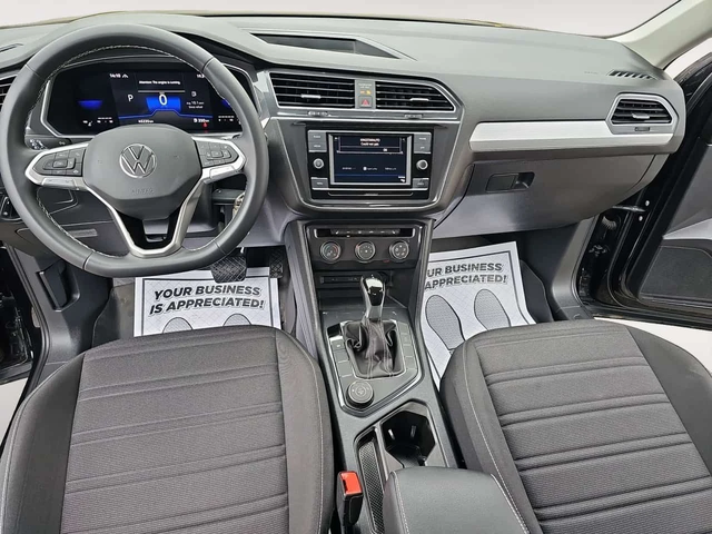 VW Tiguan * Trendline * CARFAX * 2 КЛЮЧА * ПОДГРЕВИ - автомобили, коли, обяви за нови и употребявани 8