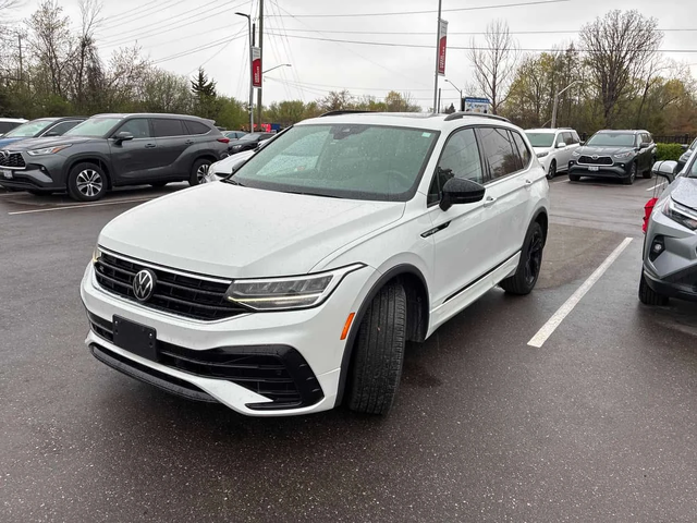VW Tiguan | R Line Black Edition | CARFAX | ШИБЕДАХ | - автомобили, коли, обяви за нови и употребявани 0