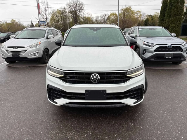 VW Tiguan | R Line Black Edition | CARFAX | ШИБЕДАХ | - автомобили, коли, обяви за нови и употребявани 5