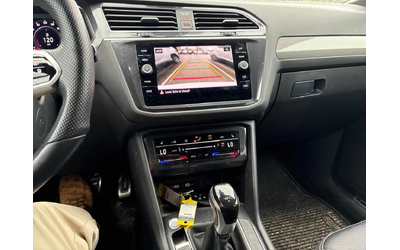 VW Tiguan | R Line Black Edition | CARFAX | ШИБЕДАХ | - автомобили, коли, обяви за нови и употребявани 8