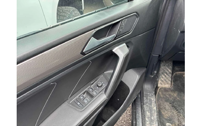 VW Tiguan * COMFORTLINE * 2 КЛЮЧА* KEYLESS* PANO* ПОДГРЕВ* - автомобили, коли, обяви за нови и употребявани 11