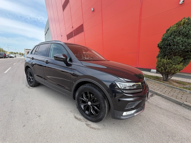 VW Tiguan LED* DIGITAL* Панорама* Масаж - автомобили, коли, обяви за нови и употребявани 1