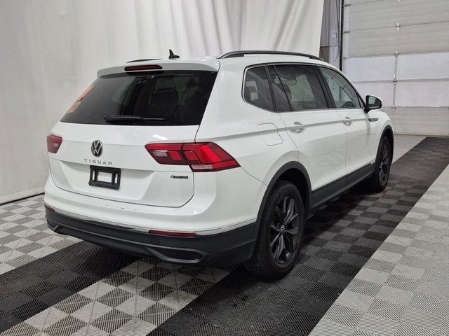 VW Tiguan Comfortline * CARFAX - автомобили, коли, обяви за нови и употребявани 3