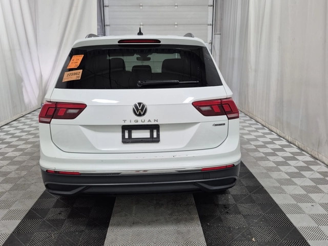 VW Tiguan Comfortline * CARFAX - автомобили, коли, обяви за нови и употребявани 4
