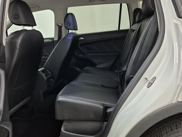 VW Tiguan Comfortline * CARFAX - автомобили, коли, обяви за нови и употребявани 9