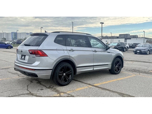 VW Tiguan BLACK LINE * R LINE * БЕЗ ИНЦИДЕНТИ * CARFAX * - автомобили, коли, обяви за нови и употребявани 4