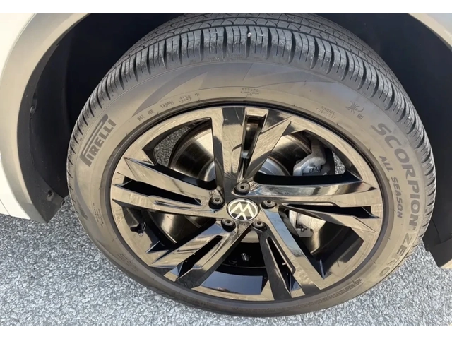 VW Tiguan COMFORTLINE R LINE * ПАНОРАМА * 7 МЕСТЕН * CARFAX - автомобили, коли, обяви за нови и употребявани 10