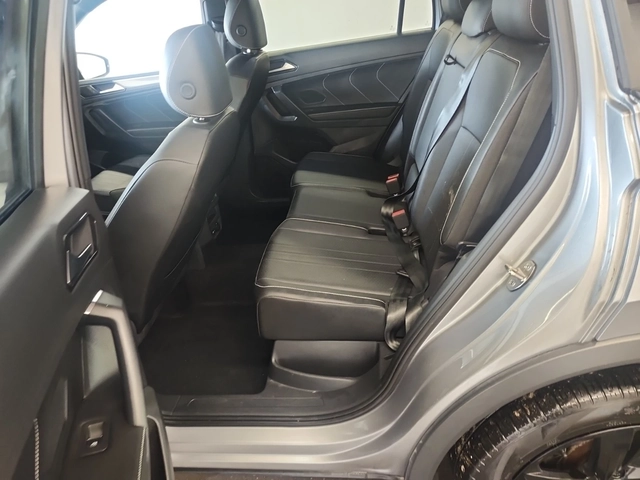 VW Tiguan COMFORTLINE R-LINE BLACK EDITION/AWD/Pano - автомобили, коли, обяви за нови и употребявани 10