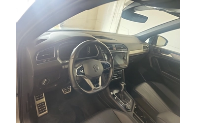 VW Tiguan COMFORTLINE R-LINE BLACK EDITION/AWD/Pano - автомобили, коли, обяви за нови и употребявани 11
