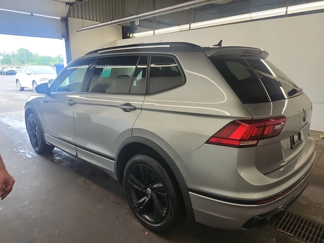 VW Tiguan COMFORTLINE R-LINE BLACK EDITION/AWD/Pano - автомобили, коли, обяви за нови и употребявани 3