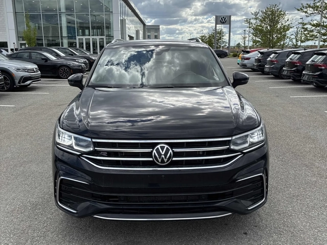 VW Tiguan Highline R-Line * CARFAX * АВТО КРЕДИТ * - автомобили, коли, обяви за нови и употребявани 1