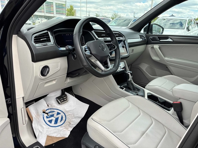 VW Tiguan Highline R-Line * CARFAX * АВТО КРЕДИТ * - автомобили, коли, обяви за нови и употребявани 7