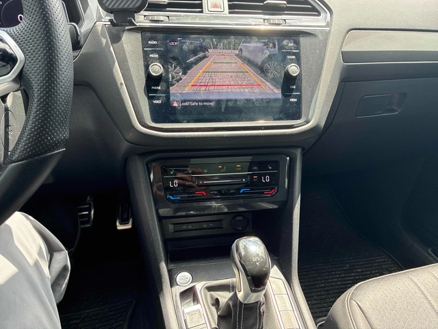 VW Tiguan Comfortline R-Line Black Edition * CARFAX - автомобили, коли, обяви за нови и употребявани 9