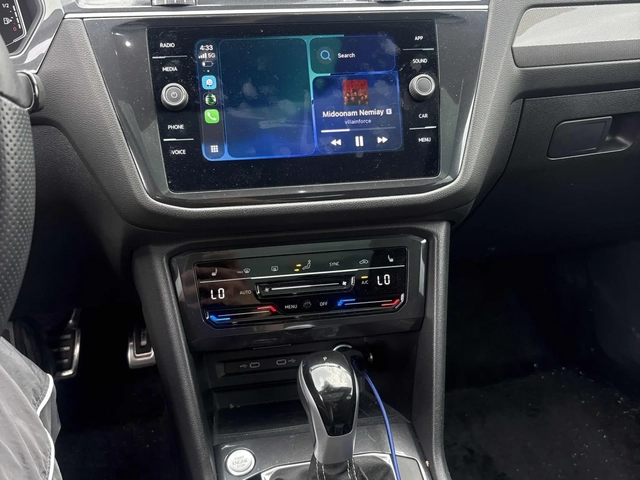 VW Tiguan Comfortline R-Line Black Edition * CARFAX - автомобили, коли, обяви за нови и употребявани 11