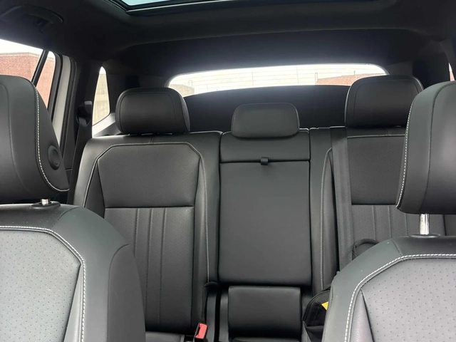 VW Tiguan Comfortline R-Line Black Edition * CARFAX - автомобили, коли, обяви за нови и употребявани 7