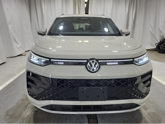 VW Tiguan 2026 Volkswagen TIGUAN HIGHLINE TURBO R-LINE - автомобили, коли, обяви за нови и употребявани 1