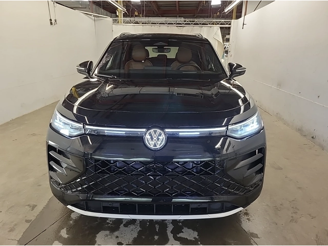 VW Tiguan 2025 Volkswagen TIGUAN HIGHLINE R-LINE - автомобили, коли, обяви за нови и употребявани 1