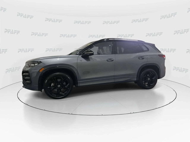 VW Tiguan R-Line Black Edition 4MOTION / ЦЕНА ДО БГ - автомобили, коли, обяви за нови и употребявани 4