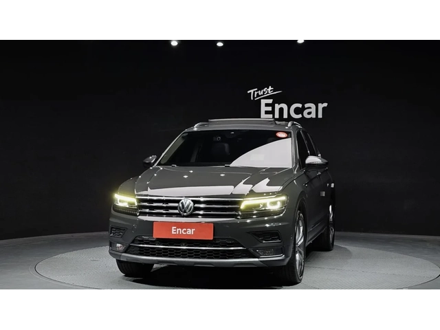 VW Tiguan 2.0 TDI 4MOTION / PRESTIGE / 360 КАМЕРИ / ПАНОРАМА - автомобили, коли, обяви за нови и употребявани 2