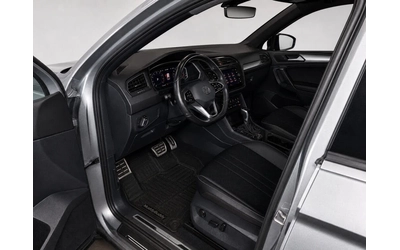 VW Tiguan Comfortline R-Line Black 4Motion - автомобили, коли, обяви за нови и употребявани 14
