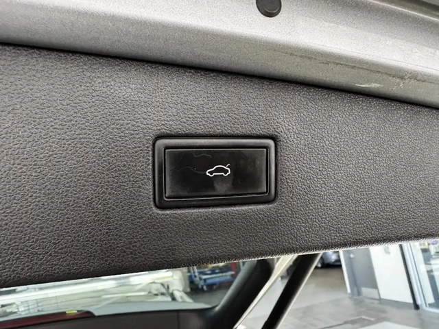VW Tiguan Highline - автомобили, коли, обяви за нови и употребявани 9