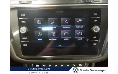 VW Tiguan Highline 4Motion | Adaptive Cruise | CarPlay | Nav - автомобили, коли, обяви за нови и употребявани 16