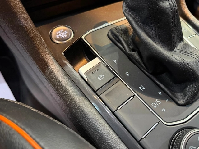 VW Tiguan Highline R-Line - автомобили, коли, обяви за нови и употребявани 12