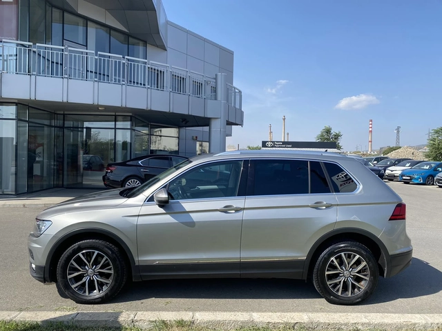 VW Tiguan 2.0 TDI 4MOTION - автомобили, коли, обяви за нови и употребявани 3