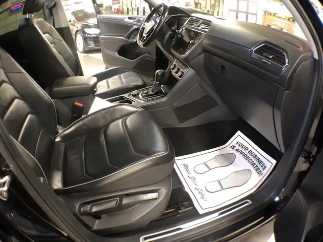 VW Tiguan Highline 4MOTION | Panoramic | Blind Spot | CarPla - автомобили, коли, обяви за нови и употребявани 15