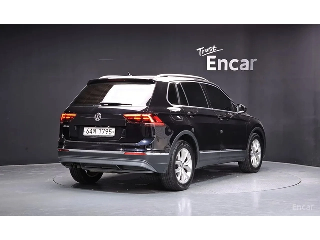 VW Tiguan 2.0 TDI Premium | Адаптивен круиз | Камера | - автомобили, коли, обяви за нови и употребявани 1