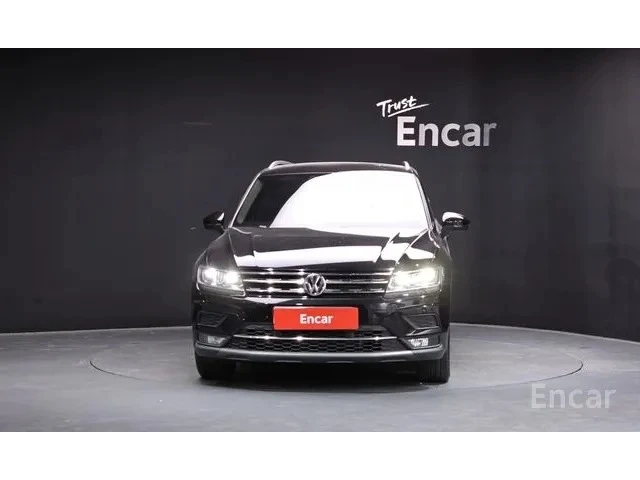 VW Tiguan 2.0 TDI Premium | Адаптивен круиз | Камера | - автомобили, коли, обяви за нови и употребявани 2
