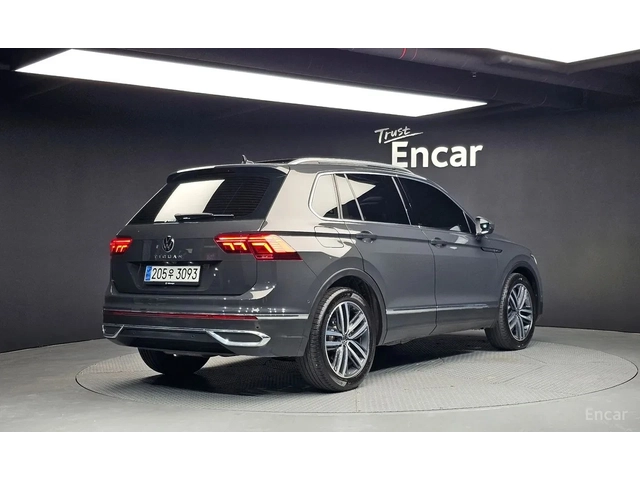 VW Tiguan 2.0 TDI Prestige | HUD | Адаптивен круиз | 360 - автомобили, коли, обяви за нови и употребявани 1