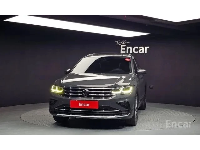 VW Tiguan 2.0 TDI Prestige | HUD | Адаптивен круиз | 360 - автомобили, коли, обяви за нови и употребявани 2