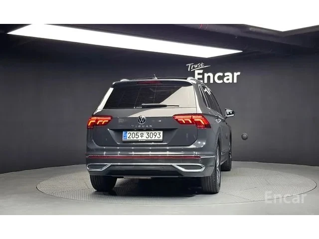 VW Tiguan 2.0 TDI Prestige | HUD | Адаптивен круиз | 360 - автомобили, коли, обяви за нови и употребявани 3