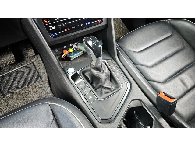 VW Tiguan 2.0 TDI Prestige | HUD | Адаптивен круиз | 360 - автомобили, коли, обяви за нови и употребявани 8