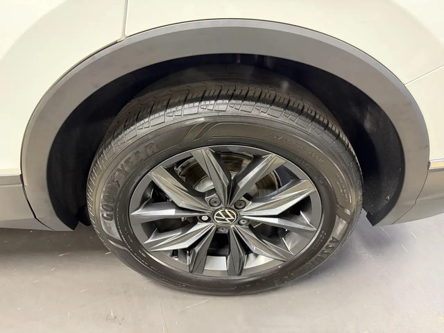 VW Tiguan COMFORTLINE 7 PASS AWD LEATHER PAN/ROOF B/SPOT CAM All Wheel Drive - автомобили, коли, обяви за нови и употребявани 10