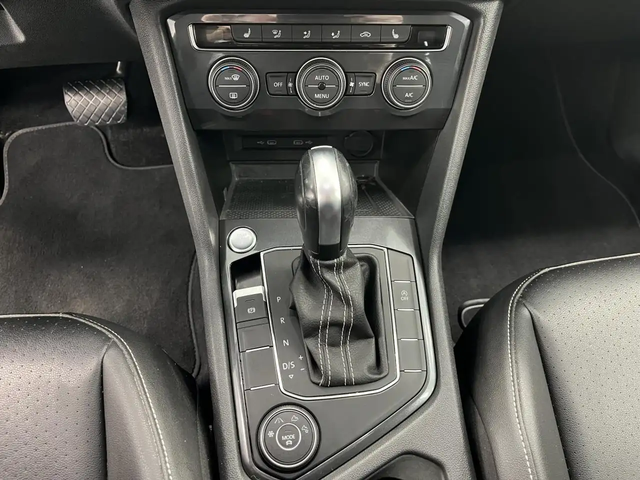 VW Tiguan COMFORTLINE / AWD + TOIT + GPS + CAMERA + CUIR +++ - автомобили, коли, обяви за нови и употребявани 18