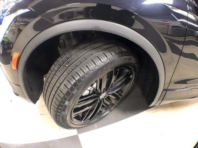 VW Tiguan COMFORTLINE R-LINE B/EDITION AWD LEATHER PAN/ROOF All Wheel Drive - автомобили, коли, обяви за нови и употребявани 12
