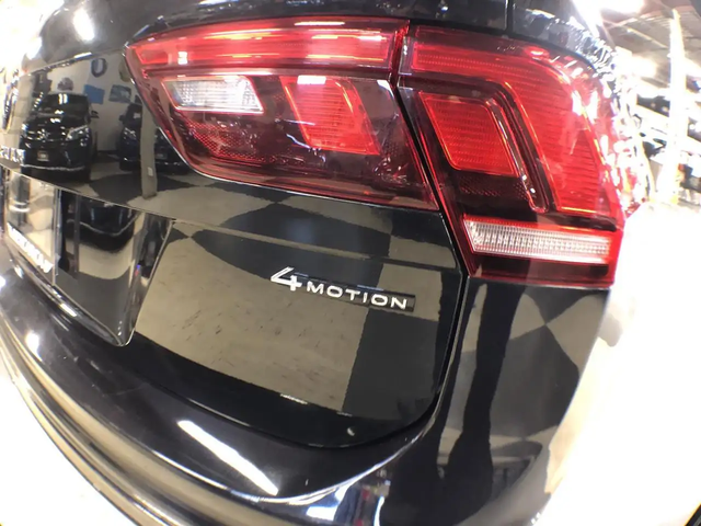 VW Tiguan COMFORTLINE R-LINE B/EDITION AWD LEATHER PAN/ROOF All Wheel Drive - автомобили, коли, обяви за нови и употребявани 9
