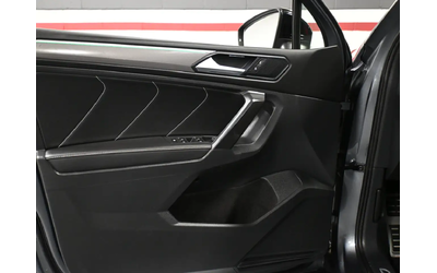 VW Tiguan Comfortline R-Line Black Edition  Panoramic Roof Adaptive Cruise Remote Start All Wheel Drive - автомобили, коли, обяви за нови и употребявани 10