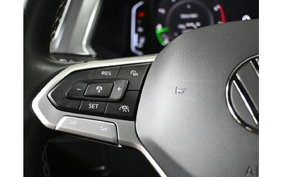 VW Tiguan Comfortline R-Line Black Edition  Panoramic Roof Adaptive Cruise Remote Start All Wheel Drive - автомобили, коли, обяви за нови и употребявани 13