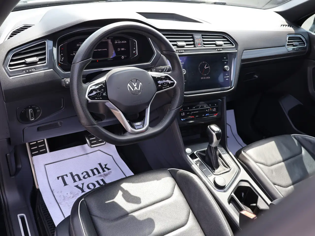 VW Tiguan HIGHLINE R-LINE 4MOTION *ACCIDENT FREE*SERVICE RECORDS*7 SEATES* CAMERA NAV BLUETOOTH LEATHER HEATED SEATS PANO ROOF CRUI All Wheel Drive - автомобили, коли, обяви за нови и употребявани 9