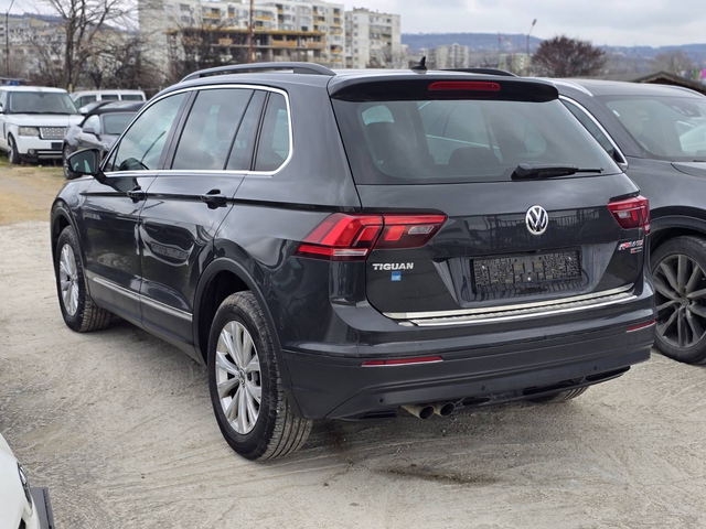 VW Tiguan R-Line DSG 4motion 2018 - автомобили, коли, обяви за нови и употребявани 5
