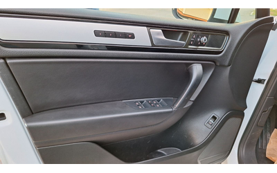 VW Touareg, 2014 г., 230785 км, 0 к.с. - автомобили, коли, обяви за нови и употребявани 15