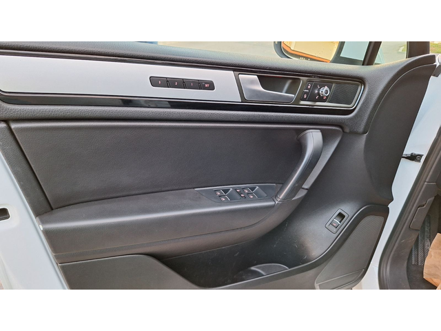 VW Touareg, 2014 г., 230785 км, 0 к.с. - автомобили, коли, обяви за нови и употребявани 15