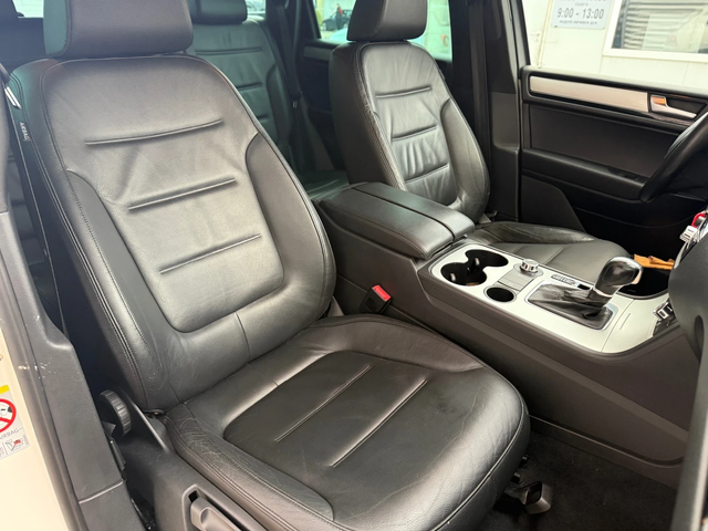 VW Touareg 4Motin+ Off-road+ 3.0TDIV6+ 245kc+ Euro5A+ Led - автомобили, коли, обяви за нови и употребявани 9